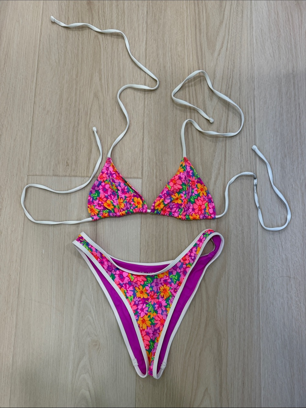 Frankie’s Bikinis Floral Bikini set S/M